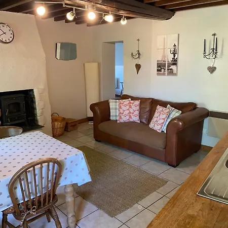 Mantilly Cottage *